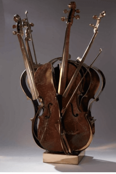 Arman, violons sculpture bronze et marbre, 1982, vente Yann Le Mouel le 21 décembre 2011.
